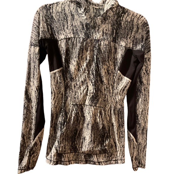 ** 🍋Lululemon RunBeam Lightweight BLACK N WHITE PRINT Hoodie - Picture 3 of 9